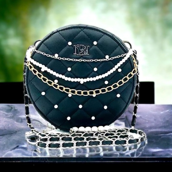 NWT Women BAG BADGELY MISCHKA Black Quilt Chain Rounded Crossbody Bag Purse Tote - Picture 1 of 9